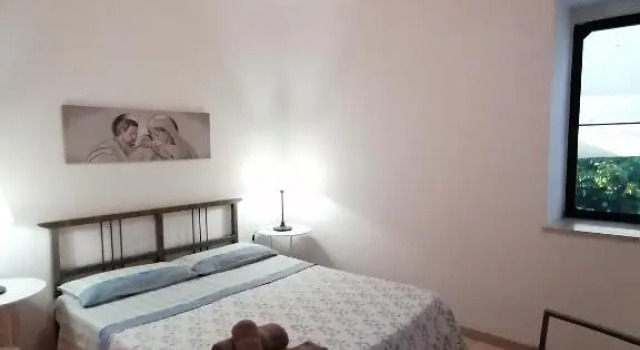La pomelia