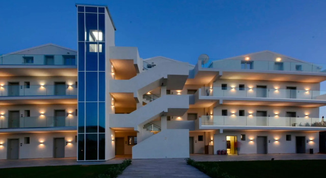 V Luxury Suites, Забронировать Гостевой дом Отели периферии Ионических островов с парковкой, Парковка
