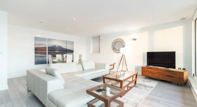 Austin David Apt - Amazing Dock View, Забронировать Апартаменты/квартира Отели Лондона с парковкой, рядом с Мост Роял-Виктория, Парковка