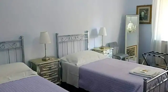 Around The Corner Colosseo B&B, Забронировать Отель Отели Рима 3 звезды, рядом с Станция метро Manzoni, 3*