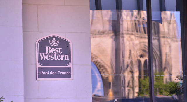 Best Western Hôtel des Francs, Book Hotel Hoteller i Aisne med pool, Swimmingpool