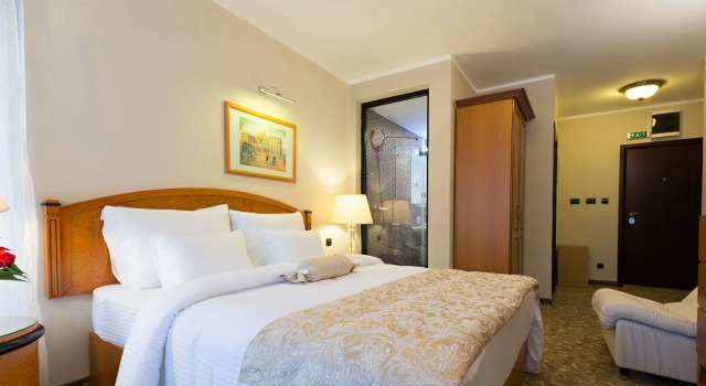 Sterling Hotel