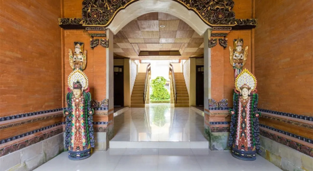 RedDoorz near Petitenget Beach, Boek Hotel Petitenget Bali