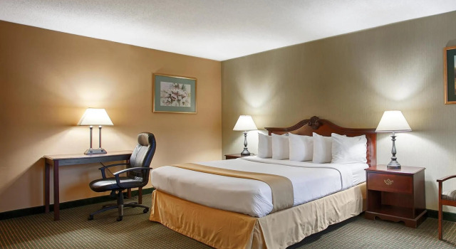 Номер Standard Clarion Inn Falls Church-Arlington