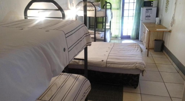 Четырёхместный номер Standard Eden Guest Farm