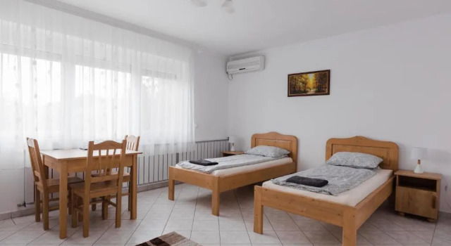 Апартаменты Airport Jazmin Guesthouse
