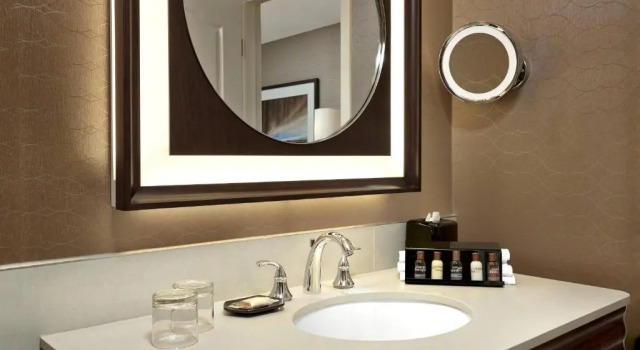 Люкс Sheraton Suites Calgary Eau Claire