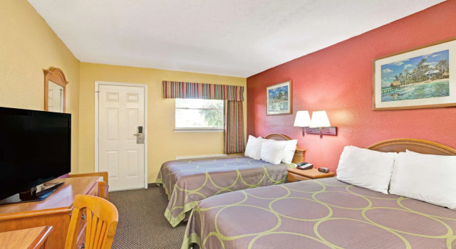 Super 8 by Wyndham La Marque TX/Texas City Area