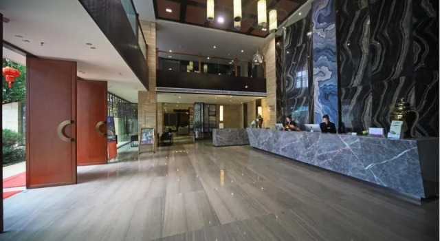 Dongfang Xuanyi Holiday Hotel, Prenota Hotel Baoshan Yunnan