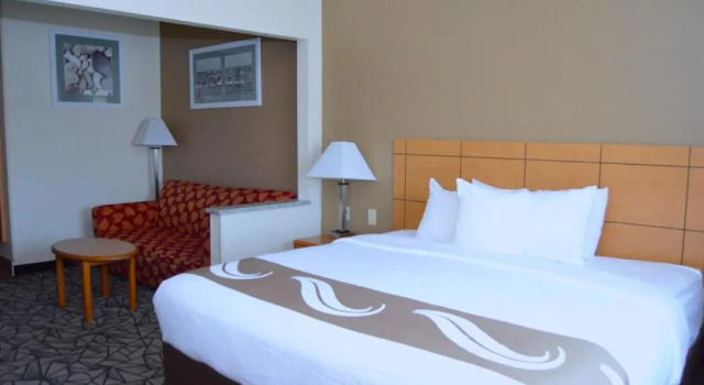 Люкс Quality Inn Coralville - Iowa River Landing