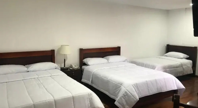Трёхместный номер Luxury Altura Rooms & Suites
