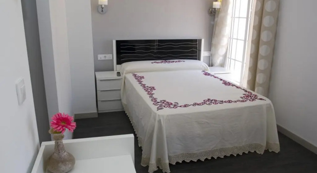 Hotel Rural Orellana, Забронировать Отель Орельяна-ла-Вьеха Badajoz Province, рядом с Пляж Орельяна