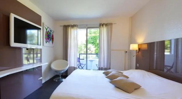 Двухместный номер Superior с балконом Hotel du Golf St Laurent