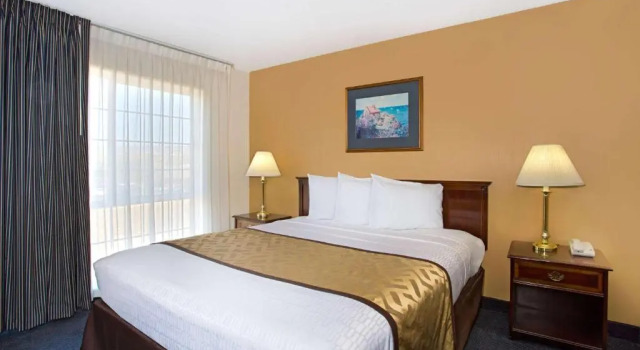 Номер Standard Super 8 by Wyndham Oroville