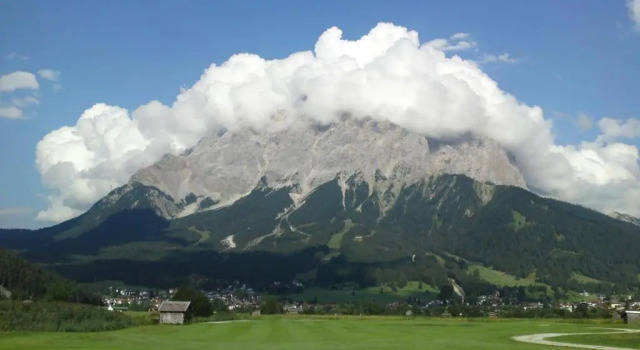Appartements Zugspitztraum, Rezerwuj Apartament Hotele w Tyrol z parkingiem, Parking