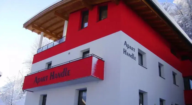 Apart Handle, Rezerwuj Hotel Hotele w Tyrol z parkingiem, Parking