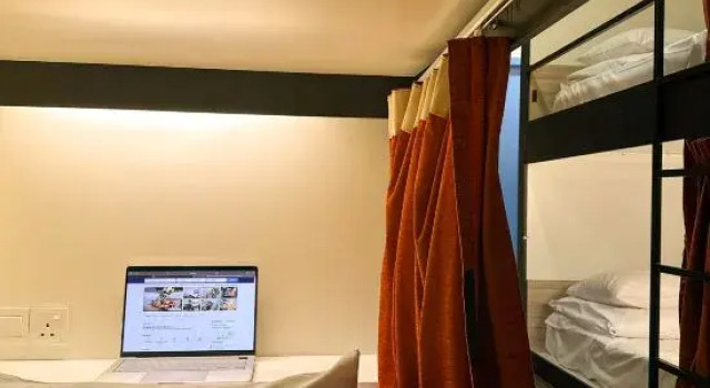 Кровать в общем номере (мужской номер) Traveller Ark Hotel and Bunks