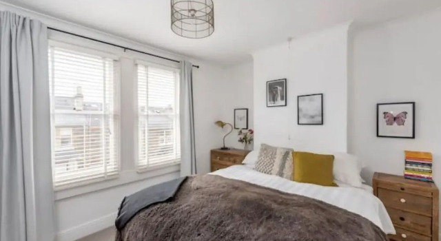 2 Bedroom Bath Townhouse With Parking, Varaa Lomakoti Mökit kohteessa Merseyside, Mökki