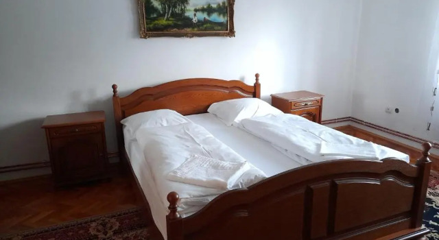 Casa Miki, Rezervovat Hotel Hotely v Hunedoara s parkováním, Parkování
