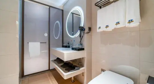 Кровать в общем номере Feiyu E-sports Smart Hotel (Tongling Zhiye Jishu Xueyuan Xihu Yuefu)