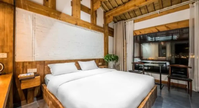 Люкс Deluxe Floral Hotel Langzhong Pangmen College