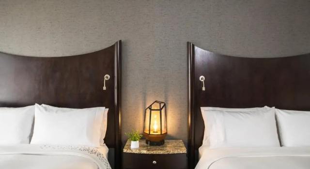 Номер Superior Renaissance Raleigh North Hills Hotel