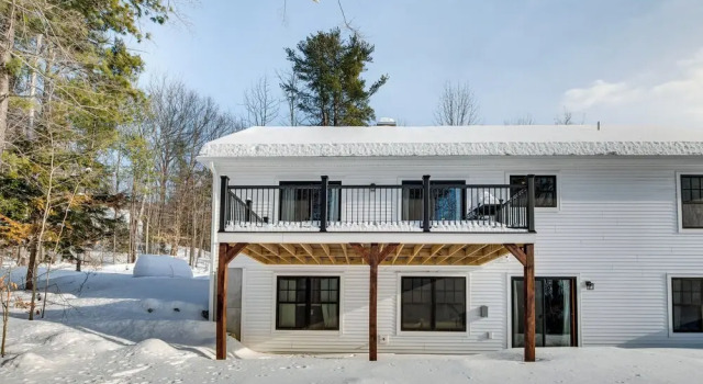 6 Mi to Lake Winnipesaukee: New Hampshire Home, Забронировать Дом для отпуска Гилфорд Озеро Уиннипесоки, рядом с Горнолыжный курорт Gunstock Mountain