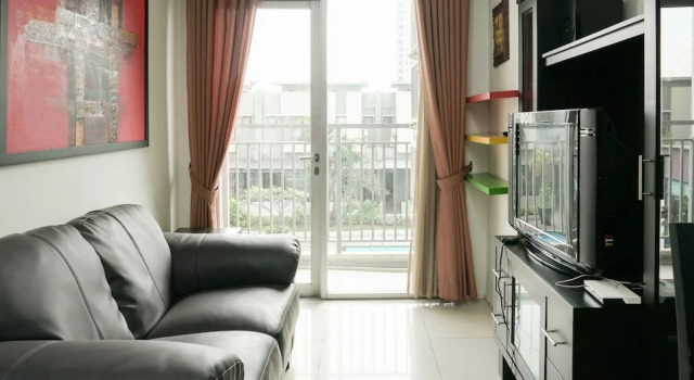 The Convenient 2br Apartment at Jakarta Residence, Забронировать Апартаменты/квартира Отели Джакарты с бассейном, рядом с Jakarta Textile Museum, Бассейн
