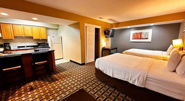 Люкс с 2 комнатами с балконом Hawthorn Extended Stay by Wyndham Wichita