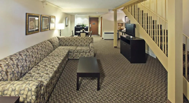 Люкс Wyndham Grand Executive Center Little Rock Airport