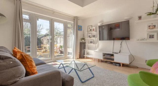 2 Bedroom House With Garden in Tooting, Забронировать Дом для отпуска Виллы Большого Лондона, Вилла