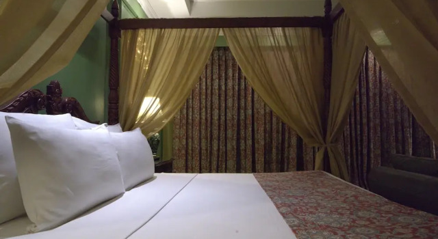 Вилла Presidential Mayfair Oasis Resort & Convention