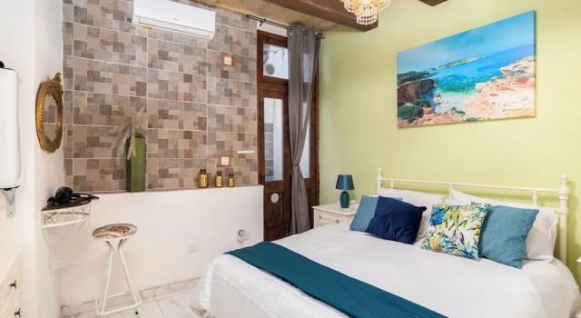 Traditional Townhouse - Rooftop Seaviews, Book Feriehus Bormla Malta