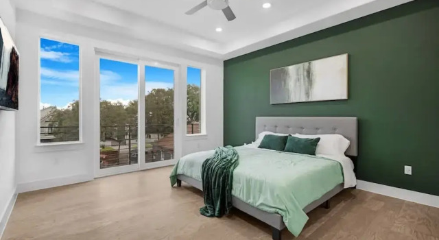 Luxurious 3 Bed3 Bath Near Downtown Houston