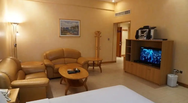 E5 Apartments