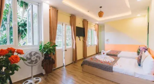 Семейный номер Standard с видом на озеро Gold House