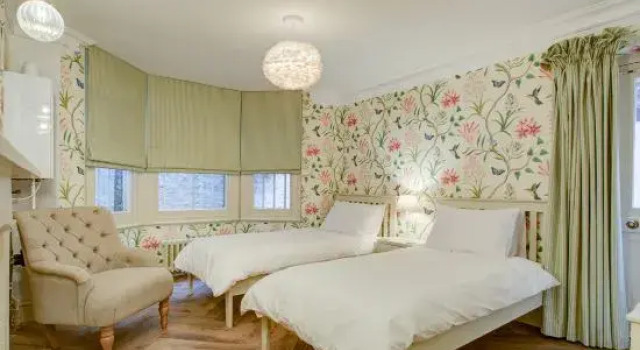 South Kensington - Stylish two bedroom apartment with private courtyard garden, Varaa Huoneisto Asunnot kohteessa Merseyside, Huoneisto