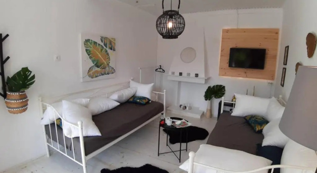 Коттедж Summer House Moschovi