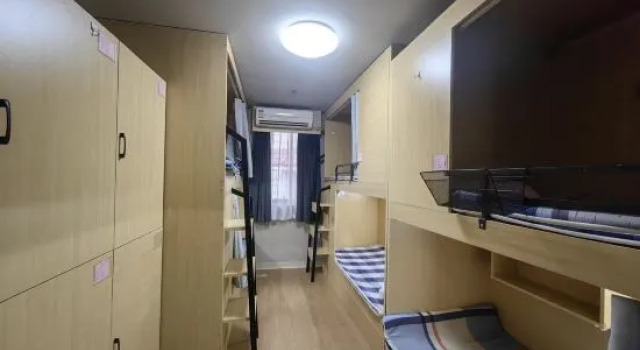 Кровать в общем номере (мужской номер) Maotai Garden Hotel