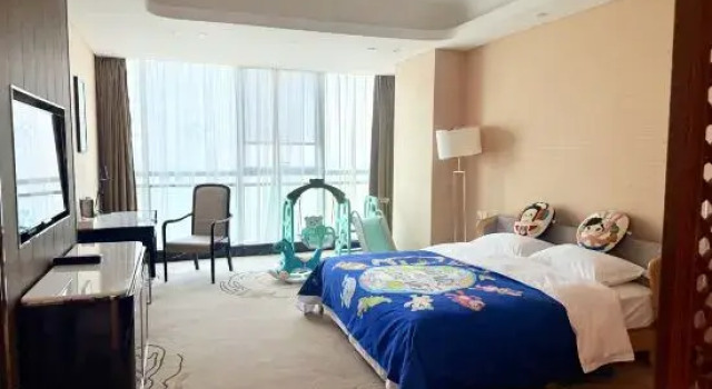 Семейный люкс Ji Hotel (Shanghai Lujiabang Road Metro Station)