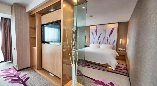 Lavande Hotel Haining Leather City Yintai