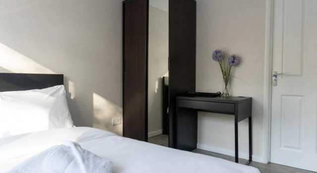 4 Bedroom-Southampton-Sleeps 6- Garden, Забронировать Отель Отели Англии 3 звезды, 3*
