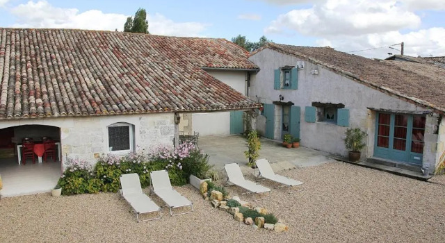 Коттедж Gite Guillot - hameau calme 8km de Jonzac