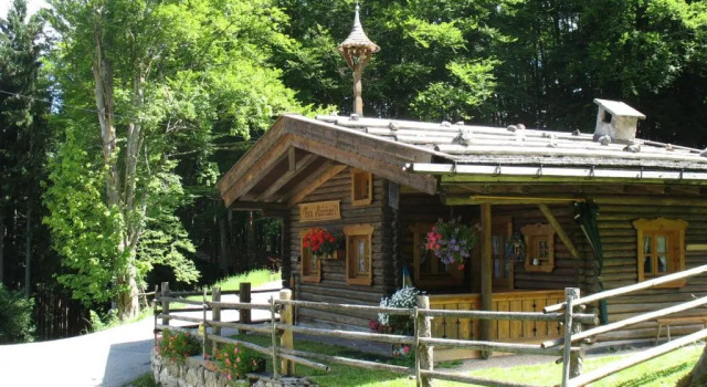 Almbrünnerl die Almhütte auf der Raffner Alm, Book Hotel Ruhpolding Chiemgau