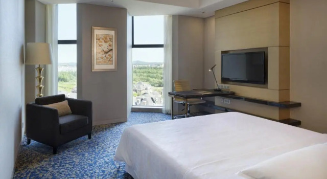 Двухместный клубный номер Standard Sheraton Changchun Jingyuetan Hotel