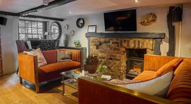 Funky Monk Restaurant and Rooms