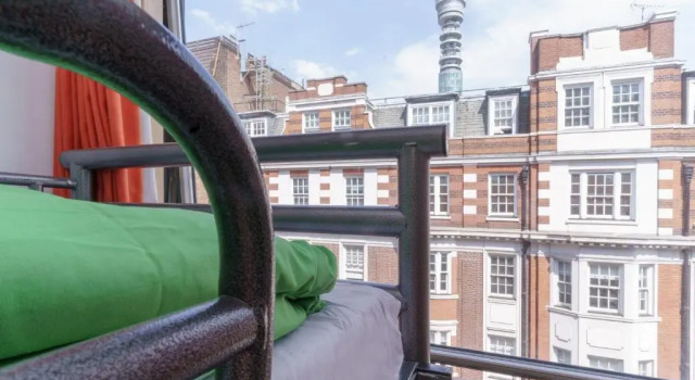 Кровать в общем номере YHA London Central