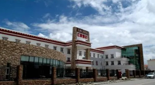 Express 318 Motel Hong Yuan, Prenota Motel Hongyuan Sichuan
