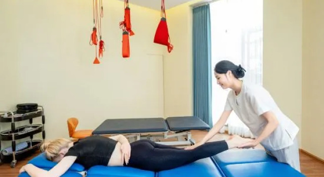 Tengchong East Lake Thermal Spa Hotel, Buchen Sie Resort SPA-Hotels in Tengchong, SPA