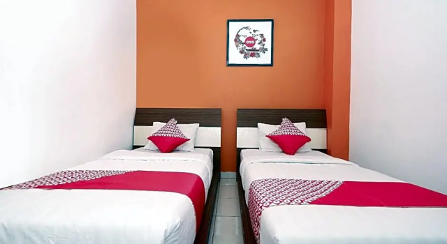 RedDoorz Plus near Ciputra Mall Simpang Lima 2
